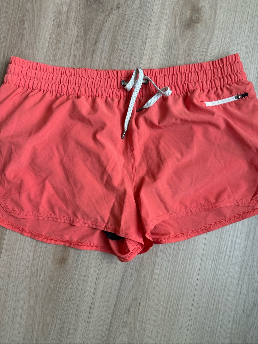 Vuori Clementine Shorts Sz XXL 2.5” Inseam